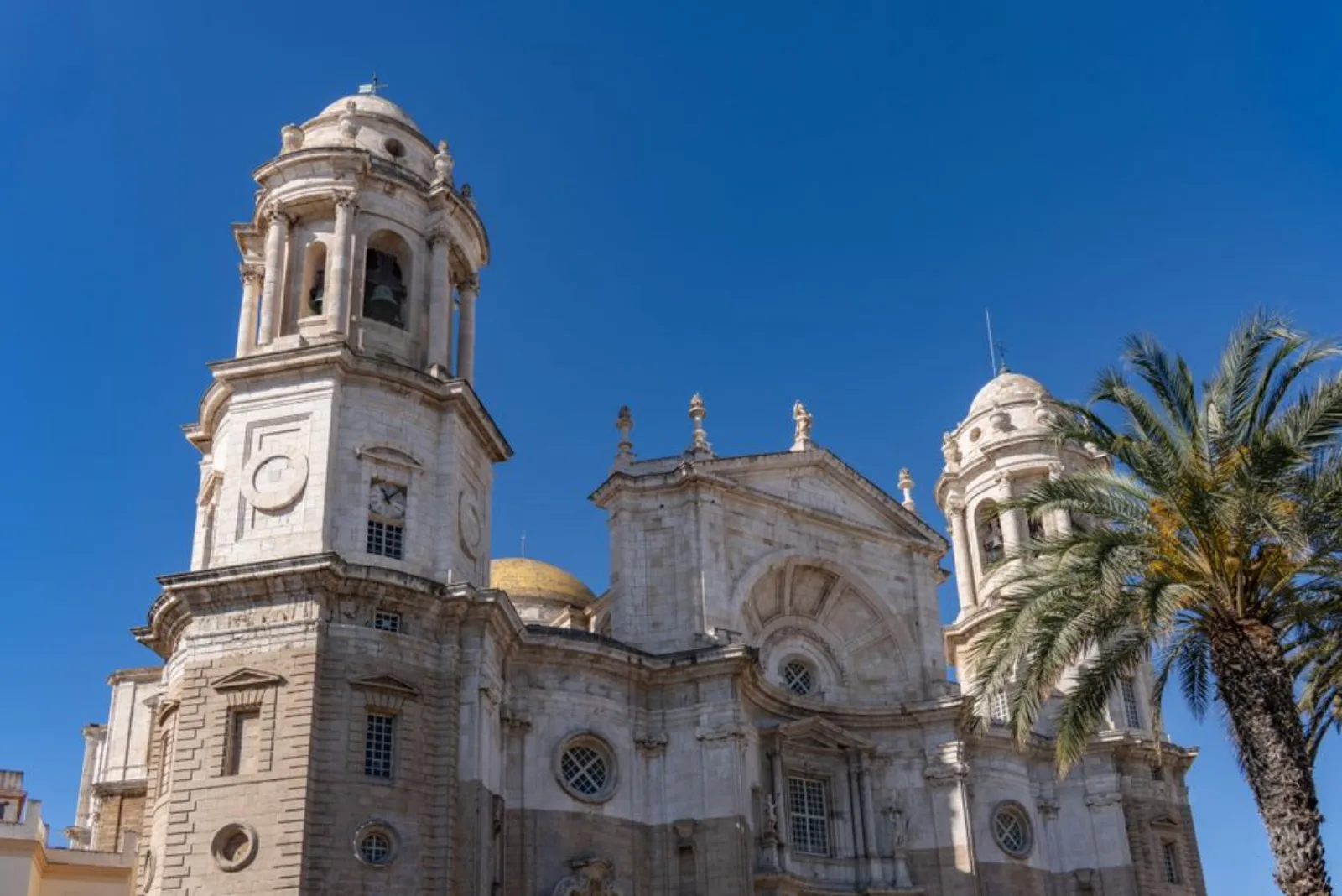 Celulares compatibles con eSIM para España (2026)