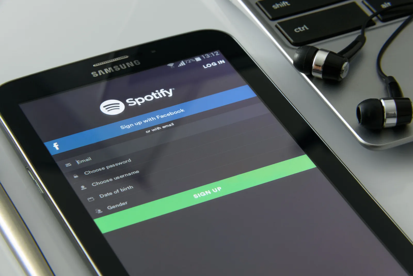 Cuántos GB consume Spotify?