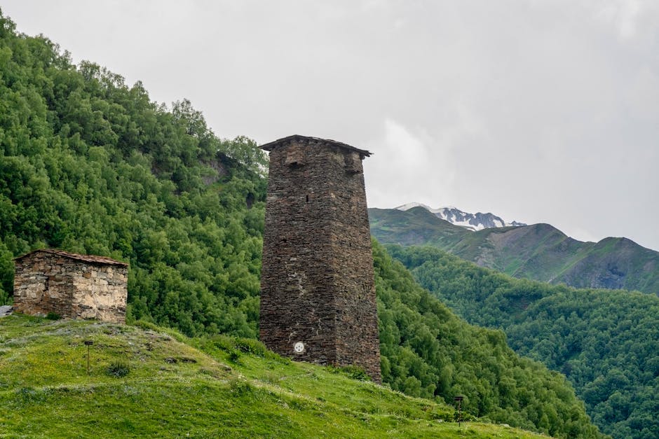 Iglesia de la Santísima Trinidad de Gergeti, Kazbegi, Georgia — la mejor eSIM para tu ruta