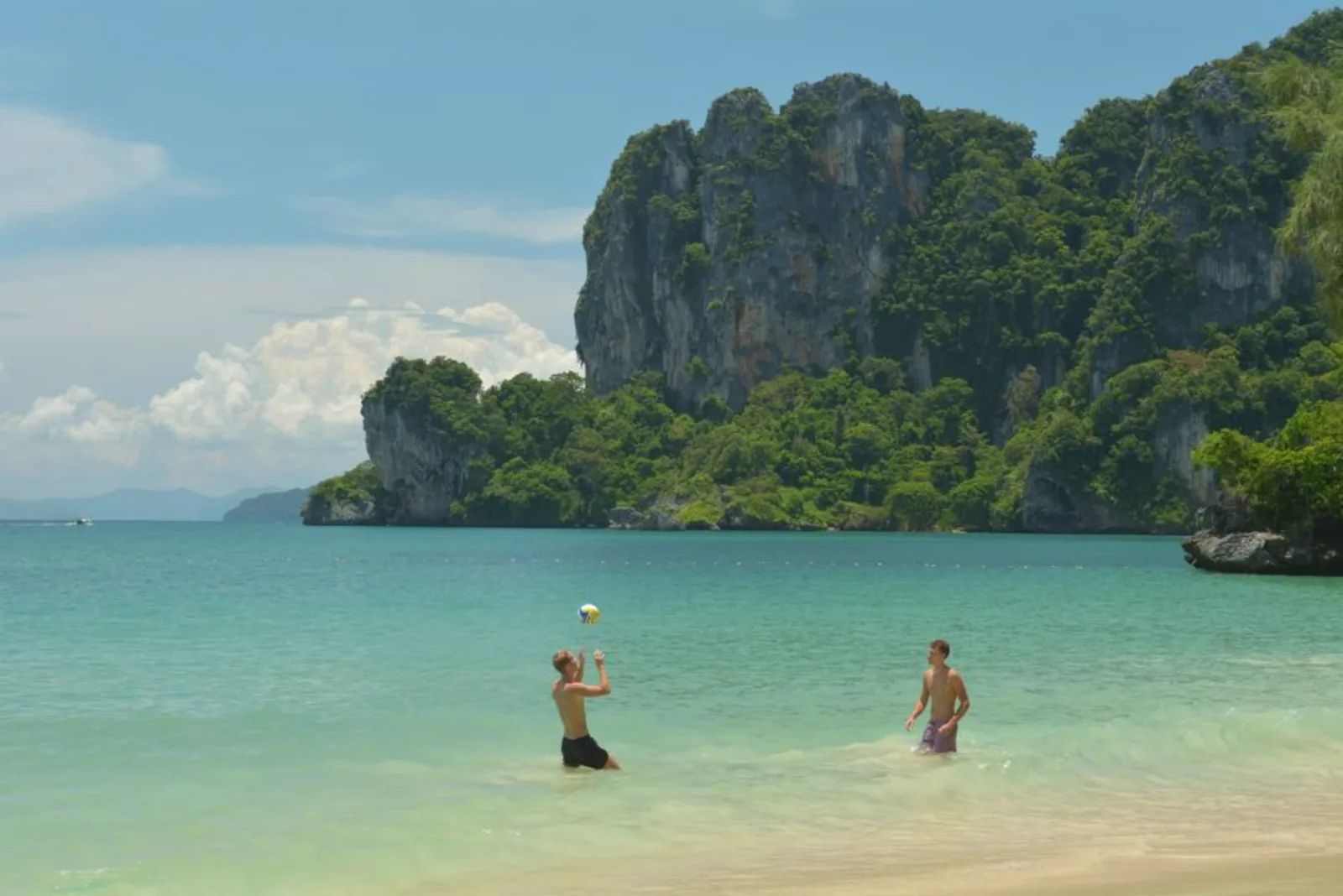 Mochileros en Tailandia con eSIM